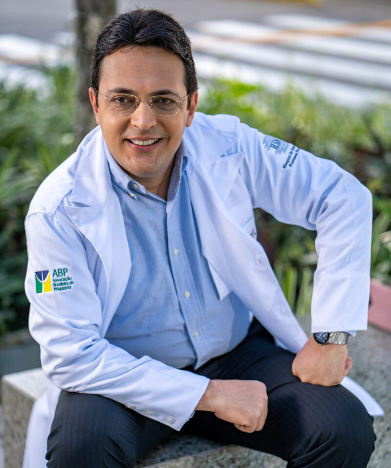 dr_daniel_sentado_psiquiatra_fortaleza